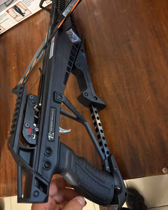 Pistola balestra