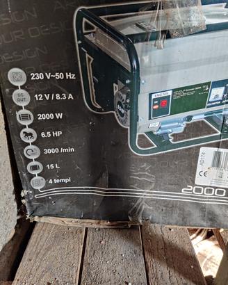 generatore nuovo 2000 kW 15 litri serbatoio benzin