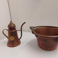 caffetteria e  pentola in rame