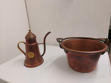 caffetteria e  pentola in rame