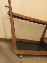 carrello in legno porta pasti