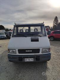 Iveco Daily 30.8 2.5 Diesel PC Cabinato