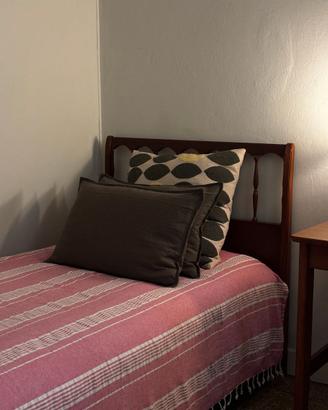 Letto singolo anni 70 vintage con rete solida