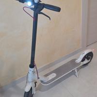 monopattino elettrico xiaomi m365 (SCAMB)