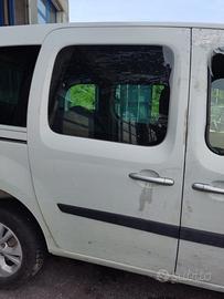 Porta laterale dx nuda RENAULT KANGOO del 2017