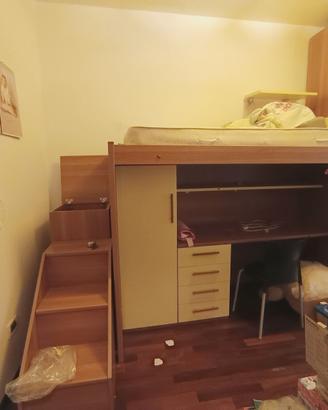 Cameretta singola con letto a soppalco 