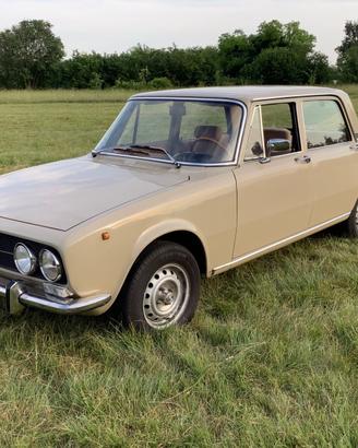Alfa Romeo 2000 Berlina. Tipo 105.12, del 1972.
