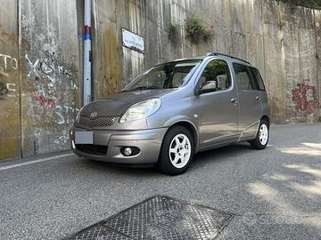 Toyota yaris verso d4d 1.4 diesel anno 2003