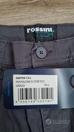 Pantaloni da lavoro nuovi.