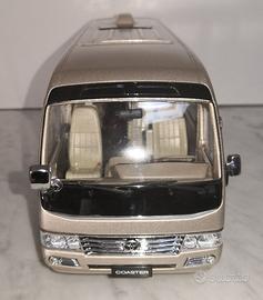 1/24 DIECAST MODEL TOYOTA COASTER BUS