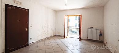 Ampio appartamento con giardino box e cantina