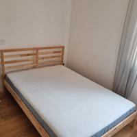 Letto in legno Ikea con materasso