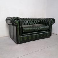 Divano chesterfield club nuovo.  Chester inglese 
