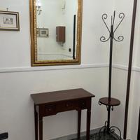  specchio e appendiabiti 