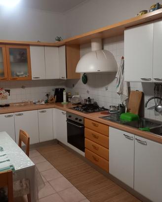 Cucina componibile compreso forno ventilato