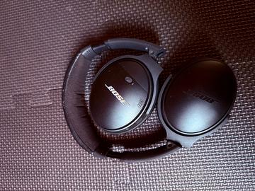 Cuffie Bose QuietComfort 35 (QC35) con custodia