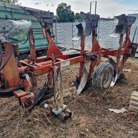 Aratro trivomere chialvaratri