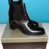 Stivaletti da donna in pelle nera N.40