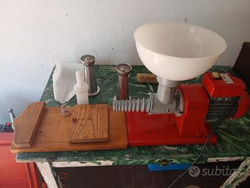 Passapomodoro Elettrico OMAS Professionale 220 V –