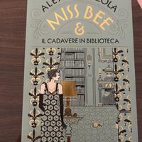 Miss Bee e il cadavere in biblioteca