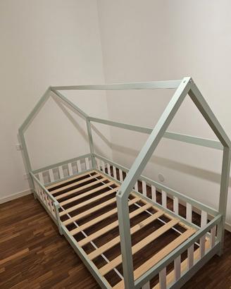 Letto montessoriano casetta