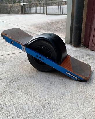 Future Motion - Onewheel+ (Skateboard elettrico)