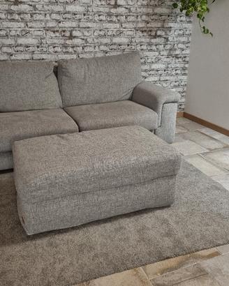 divano letto apribile +puf e tappeto ikea 