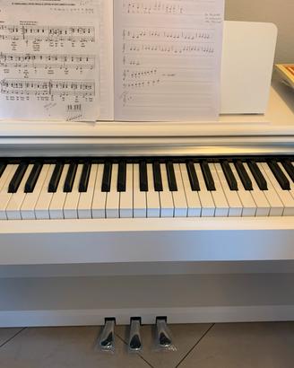 Pianoforte digitale Yamaha YDP-144WH bianco