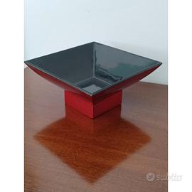 Ciotola quadrata laccata rossa e nera 