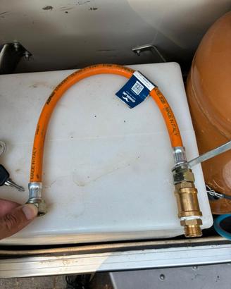 Tubo gas 1/2"  femmina femmina