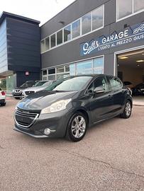 Peugeot 208 1.2 benzina neopatentati