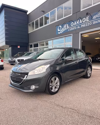 Peugeot 208 1.2 benzina neopatentati