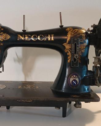 Macchina da cucire Necchi BD anni '20-'30