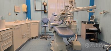 Arredo completo studio dentistico poltrona mobili 