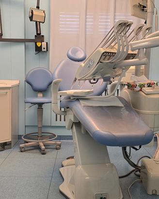 Arredo completo studio dentistico poltrona mobili 