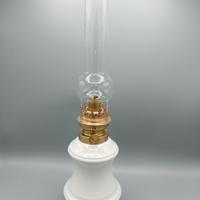 Lampada a petrolio in ceramica bianca