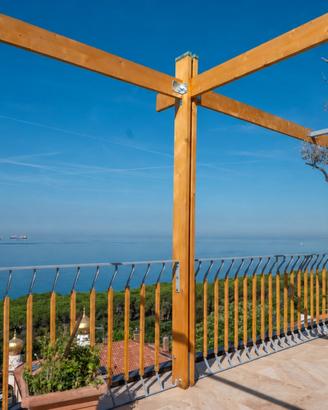 Attico con splendida terrazza vista mare
