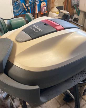 Robot rasaerba Honda Miimo