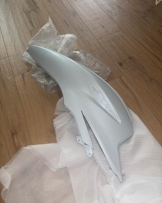 Carena Sh 125 posteriore destra bianco perla