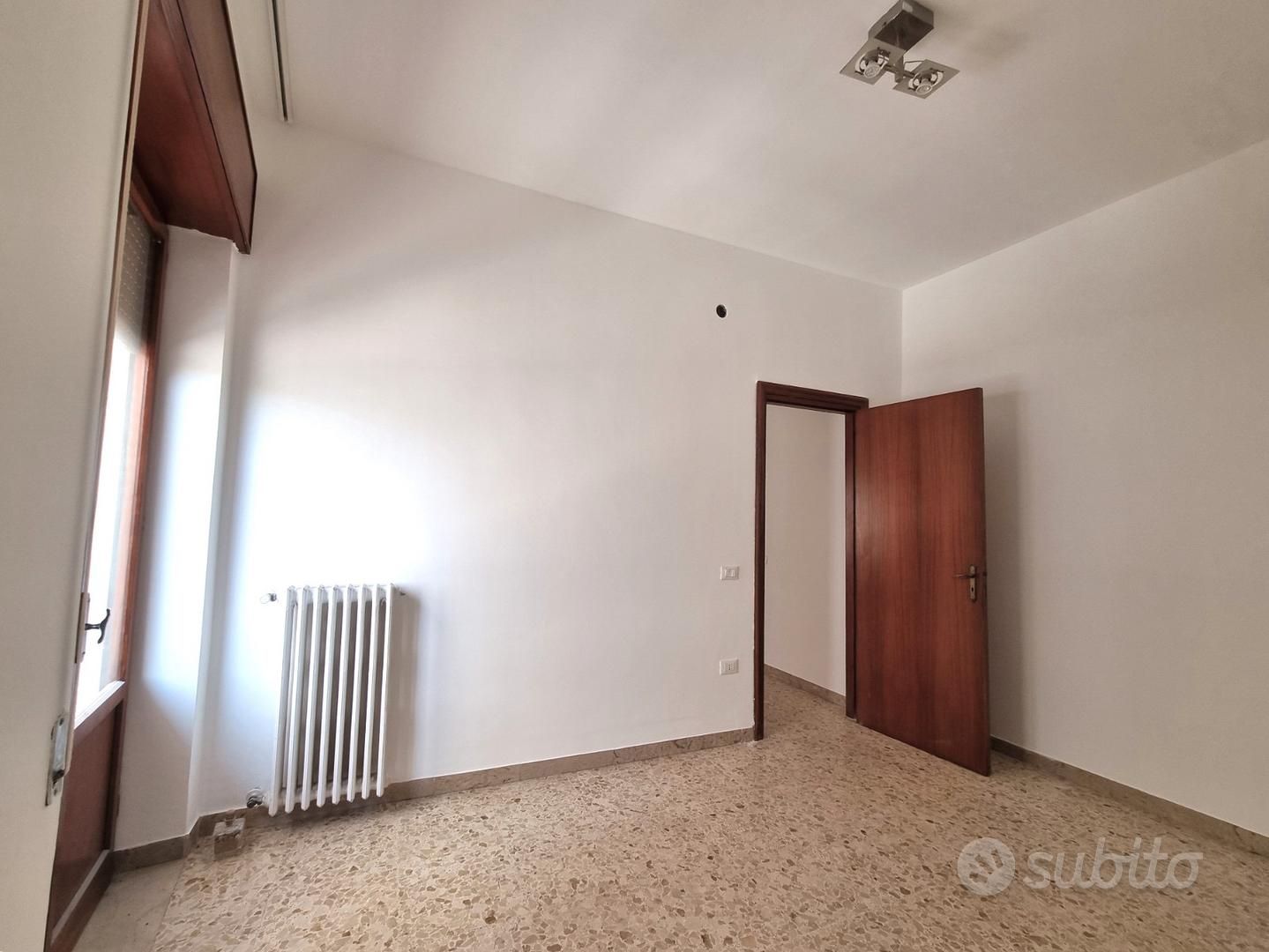 RIF.:2164 -Quadrilocale + Acc.ri Zona Piazza Verdi - Vista 6