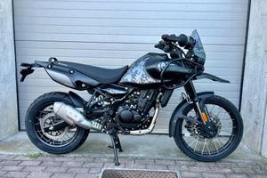 Royal Enfield Himalayan 450 Mana Black PROMO