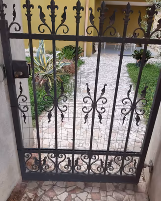 Cancello in ferro zincato a battente