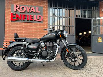 Royal Enfield Meteor 350 Stellar Black