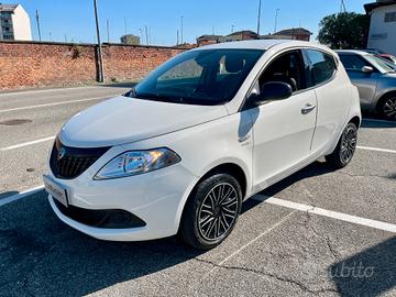 Lancia Ypsilon 1.0 hybrid firefly - 10.000km