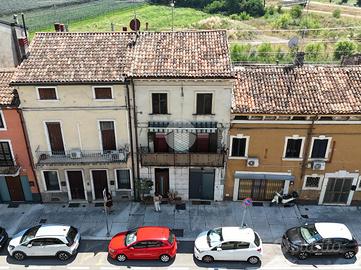 CASA INDIPENDENTE A VERONA