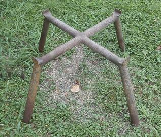 CAVALLA IN FERRO ARTIGIANALE ( x TINOZZE O SIMILI)