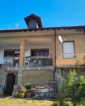 Casa indipendente su tre lati