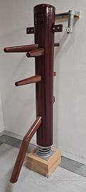 Attrezzo da allenamento Wing Chun con manichino in