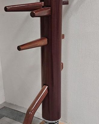 Attrezzo da allenamento Wing Chun con manichino in