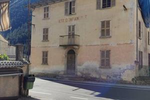 Palazzo / Stabile di 361 m² con più di 5 locali a 
